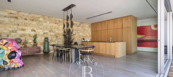 5 bedrooms House in Bievres, France No. 182178 17