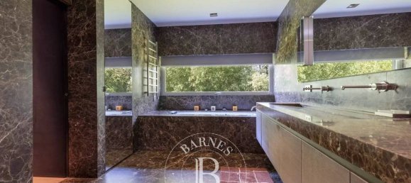 5 bedrooms House in Bievres, France No. 182178 21