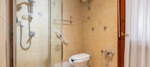 Вилла с 5 комнатами в Капотерра, Италия № 33556 10