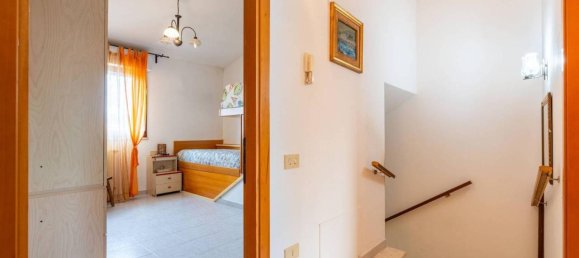 Вилла с 5 комнатами в Капотерра, Италия № 33556 30