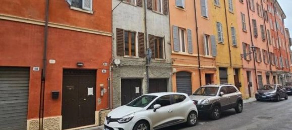 2 rooms Apartment in Modena, Italy No. 42010 3