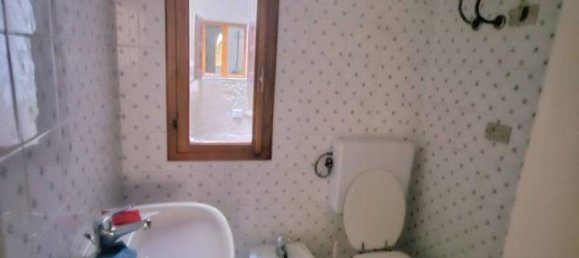 2 rooms Apartment in Modena, Italy No. 42010 9