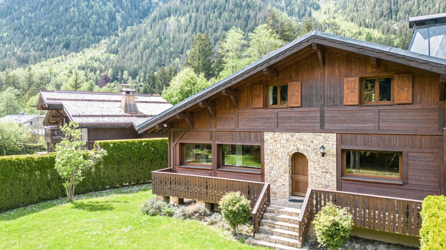 5 bedrooms Commercial property in Chamonix-Mont-Blanc, France No. 1283