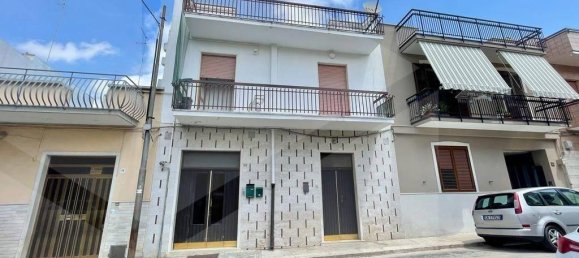 4 rooms Apartment in Andria, Italy No. 15118 3