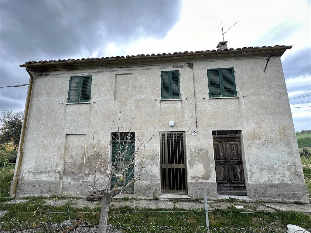 6-salle Maison à San Costanzo, Italy No. 110062