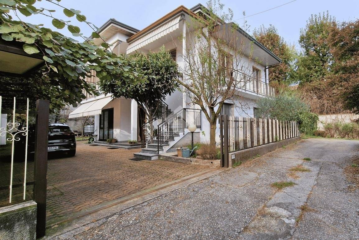 4 Schlafzimmer Villa in Cavaria con Premezzo, Italy, Nr. 170411