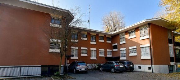 5 rooms Apartment in San Donato Milanese, Italy No. 19064 2