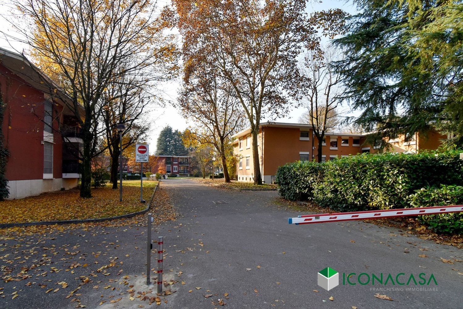 5 rooms Apartment in San Donato Milanese, Italy No. 19064