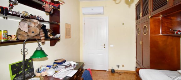 5 rooms Apartment in San Donato Milanese, Italy No. 19064 12