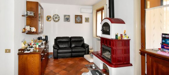 5 rooms Apartment in San Donato Milanese, Italy No. 19064 3