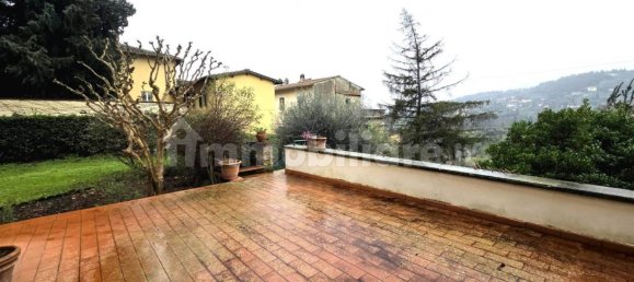 3 bedrooms House in Florence, Italy No. 52111 3