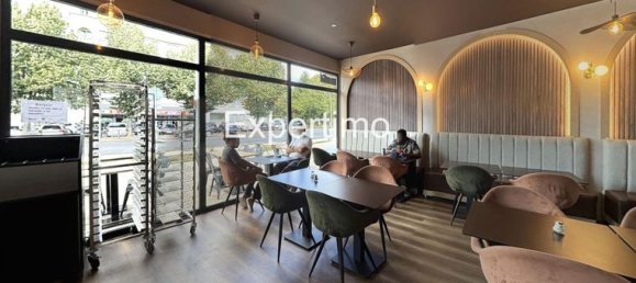 199m² Commercial property in Eaubonne, France No. 354055 6