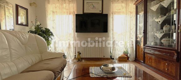2 Schlafzimmer Wohnung in Cermenate, Italy, Nr. 340491 3