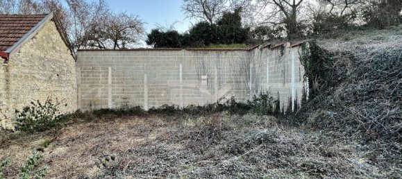  Land in Muizon, France No. 88442 6