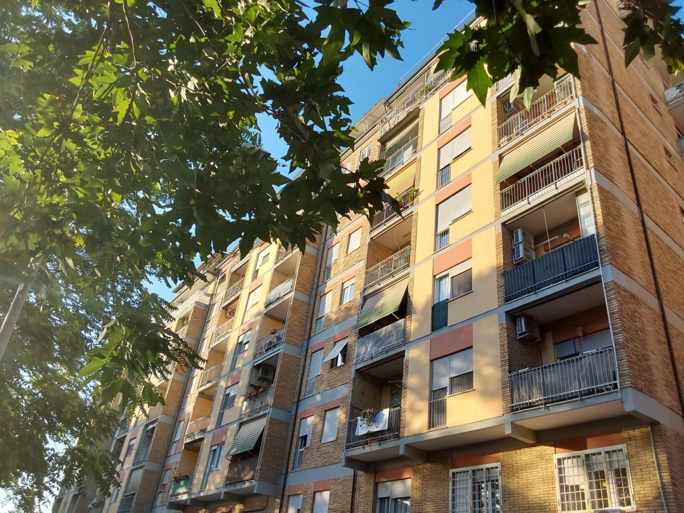 3 bedrooms Apartment in Rome, Italy No. 394035