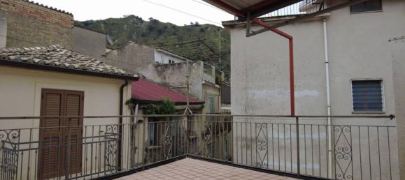 6 rooms House in Mammola, Italy No. 37631 17