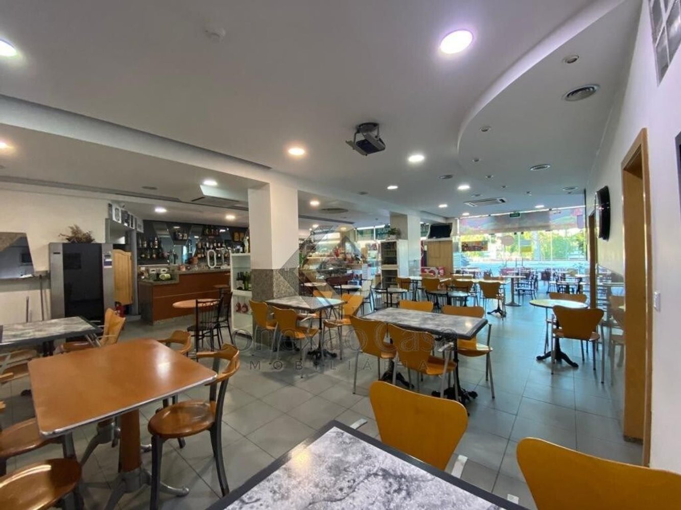 200m² Commercial property in Maia, Portugal No. 71453