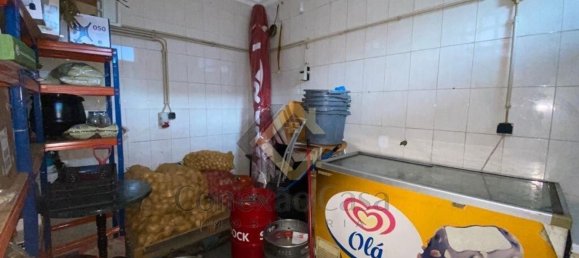 200m² Commercial property in Maia, Portugal No. 71453 11