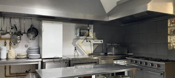 200m² Commercial property in Maia, Portugal No. 71453 10