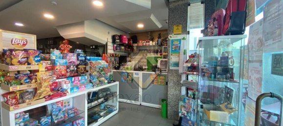 200m² Commercial property in Maia, Portugal No. 71453 14