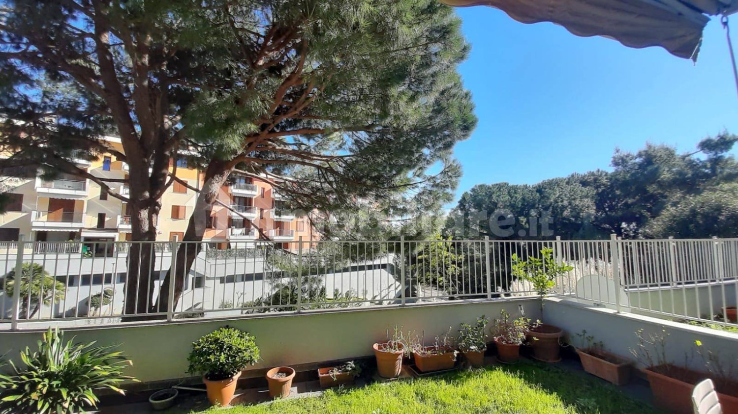 2 bedrooms Apartment in Genoa, Italy No. 352393
