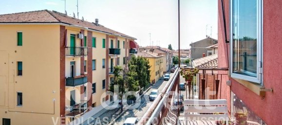2 bedrooms Apartment in Ferrara, Italy No. 307897 20