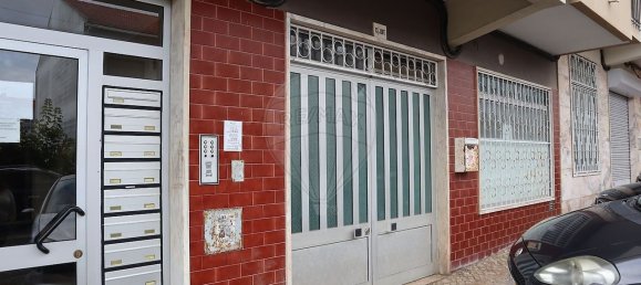 Gewerbliche Immobilie in Seixal, Portugal 81m², Nr. 345208 2