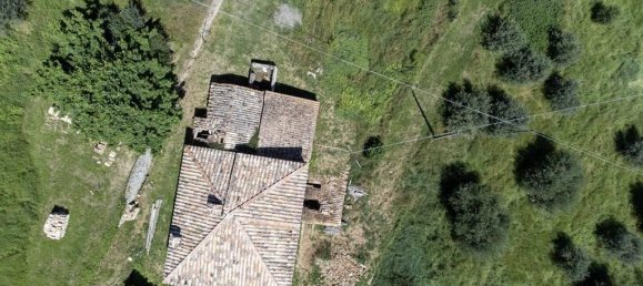 8 rooms House in Montalcino, Italy No. 159695 6