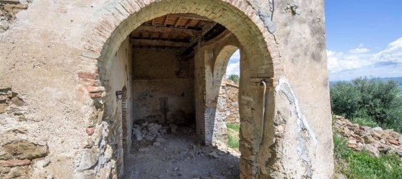 8 rooms House in Montalcino, Italy No. 159695 14