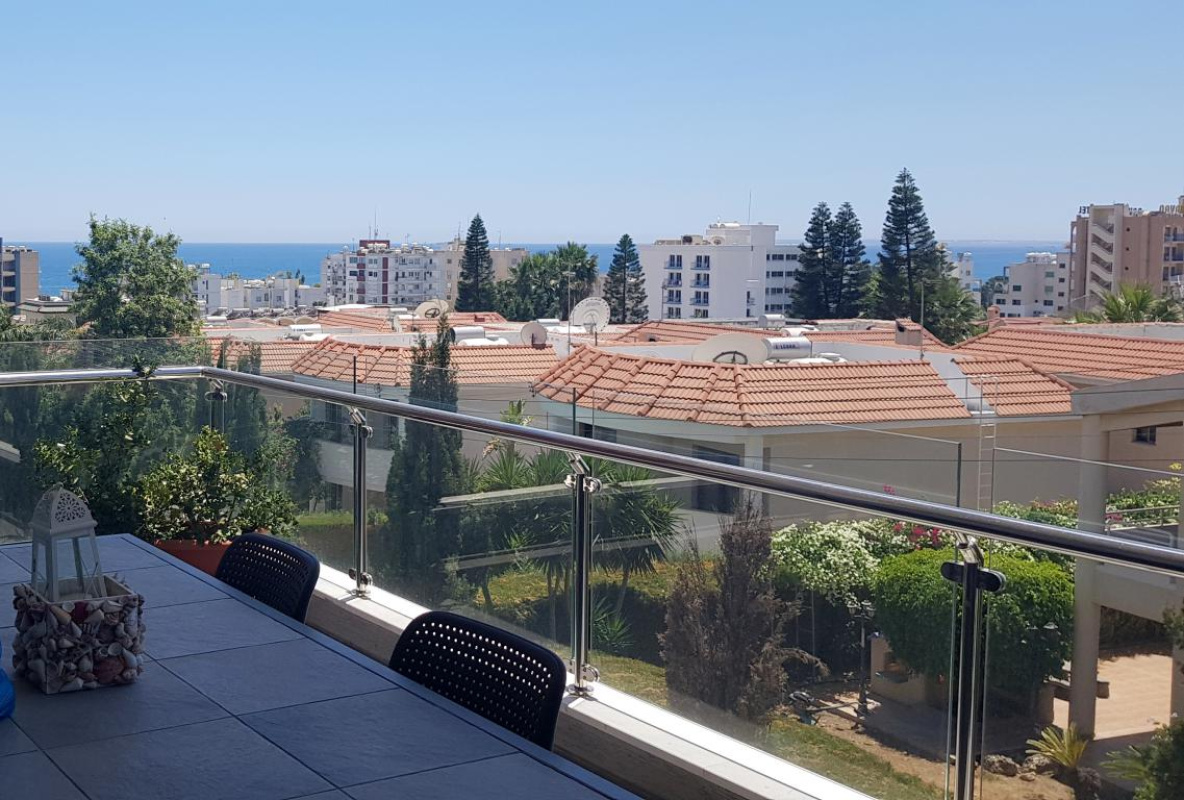 Apartamento de 3 dormitorios en Limassol, Cyprus No. 97639