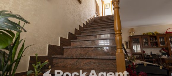 4 rooms Apartment in Borgia, Italy No. 182651 3