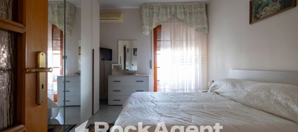 4 rooms Apartment in Borgia, Italy No. 182651 9