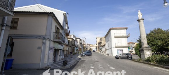 4 rooms Apartment in Borgia, Italy No. 182651 24