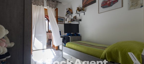 4 rooms Apartment in Borgia, Italy No. 182651 8