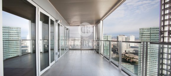 Apartamento de 3 dormitorios en Sant Martí, Spain No. 84590 2