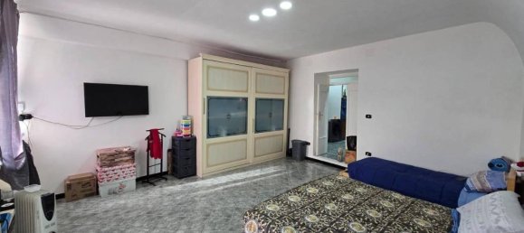 2 rooms Apartment in Naples, Italy No. 32896 5
