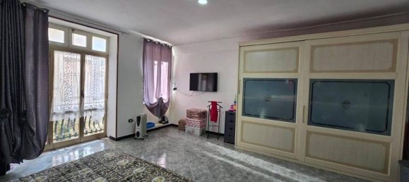 2 rooms Apartment in Naples, Italy No. 32896 3