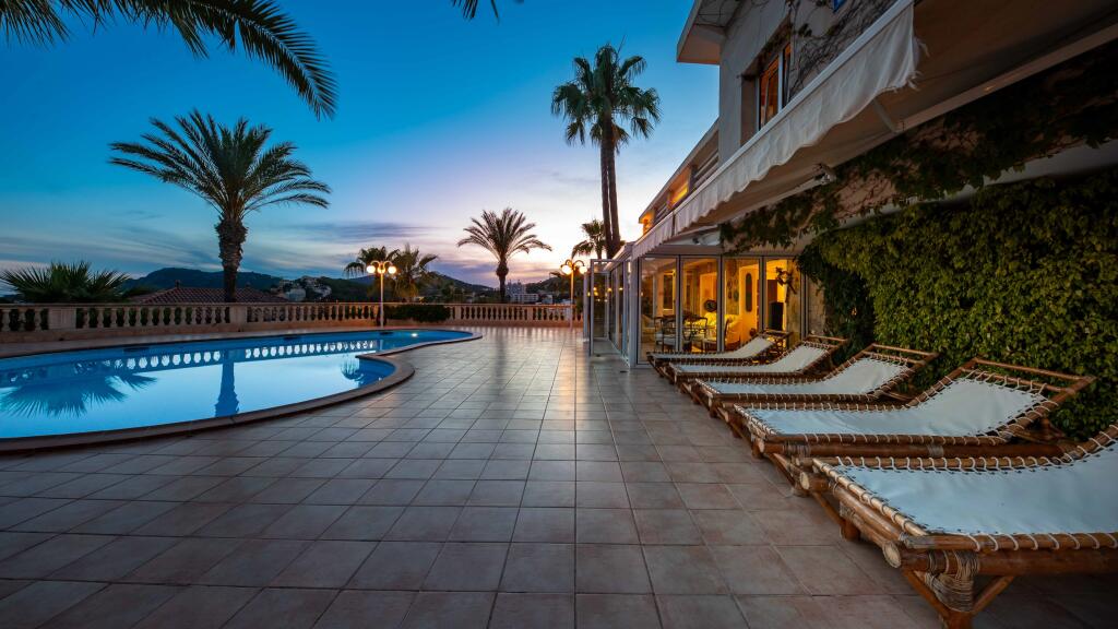 6 غرف نوم فيلا في Peguera, Spain رقم 259606