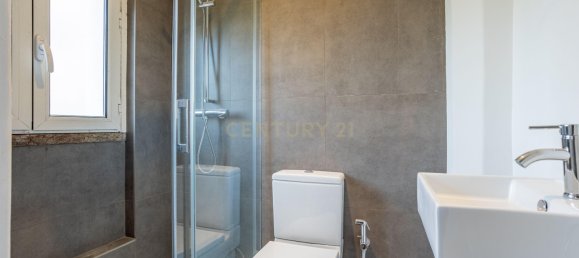 Apartamento de 4 dormitorios en Lisbon, Portugal No. 90101 15