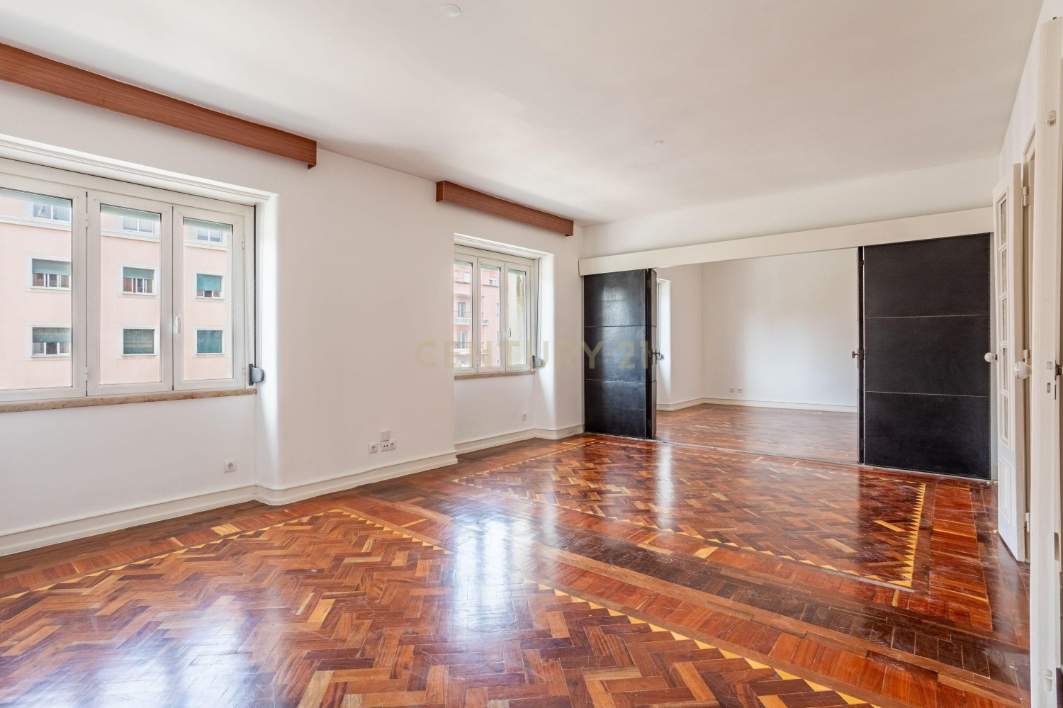 Apartamento de 4 dormitorios en Lisbon, Portugal No. 90101