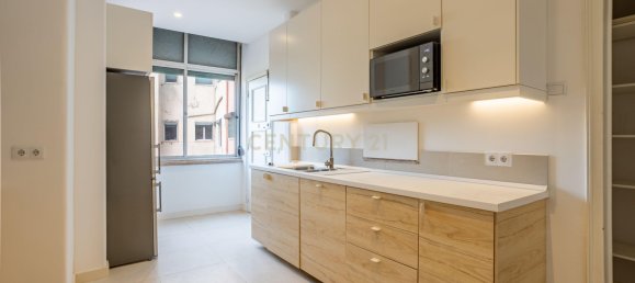 Apartamento de 4 dormitorios en Lisbon, Portugal No. 90101 31