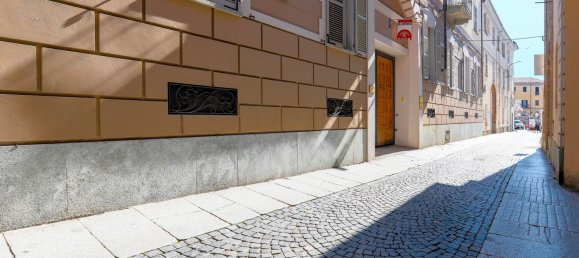 Dúplex de 2 habitaciónes en Asti, Italy No. 45424 18