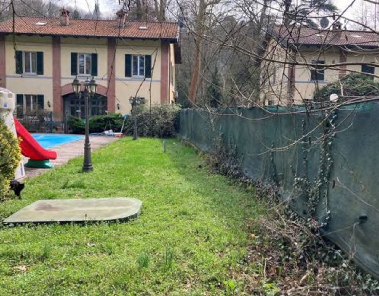 Вилла с 6 комнатами в Карате Брианца, Италия № 6256