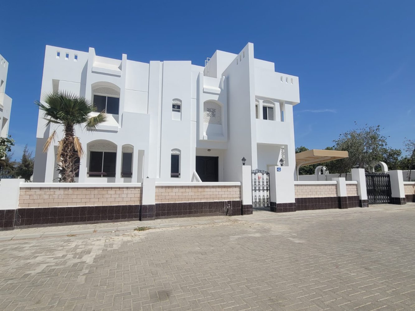 6 bedrooms Villa in Muscat, Oman No. 1024