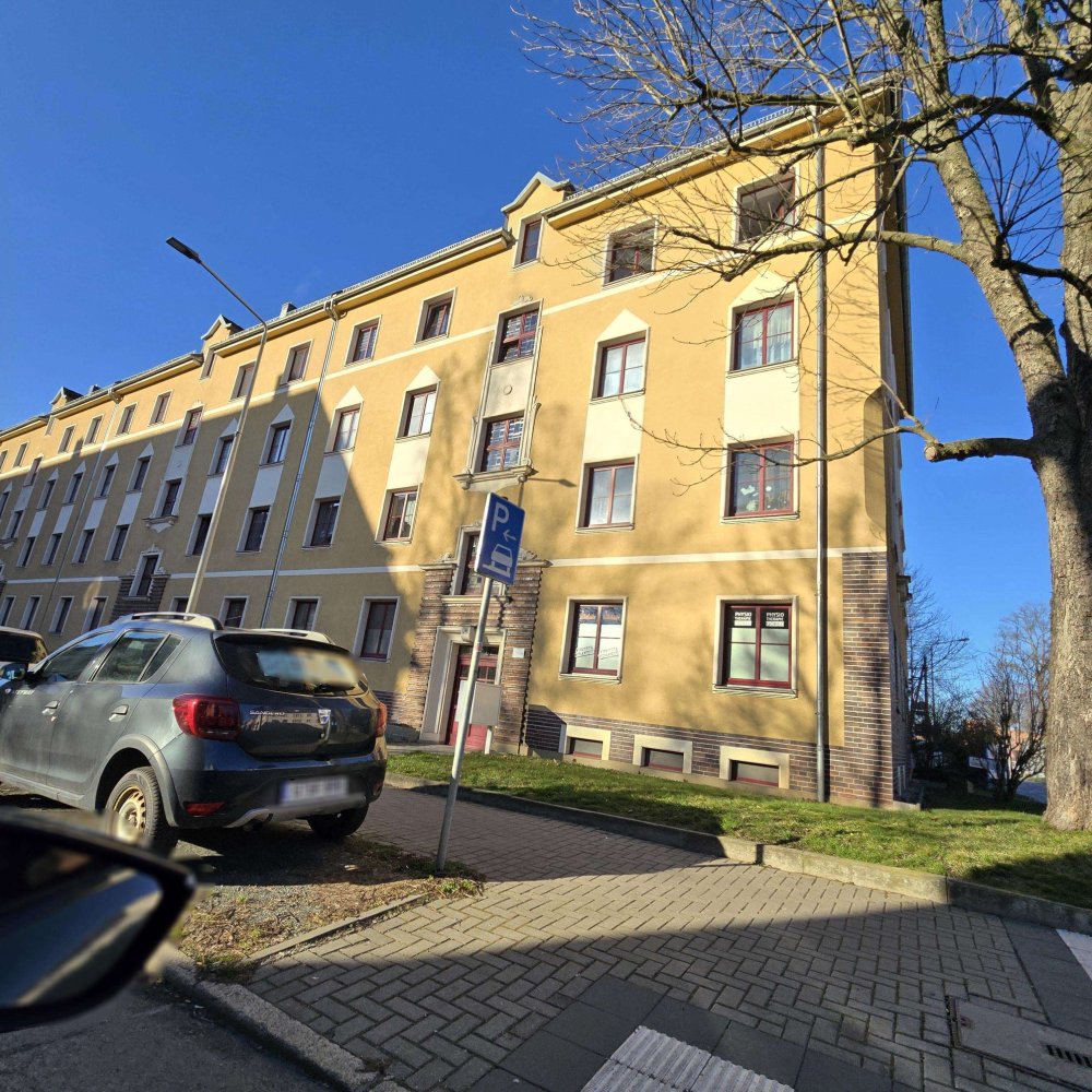 Квартира с 3 комнатами в Цвиккау, Германия № 30760