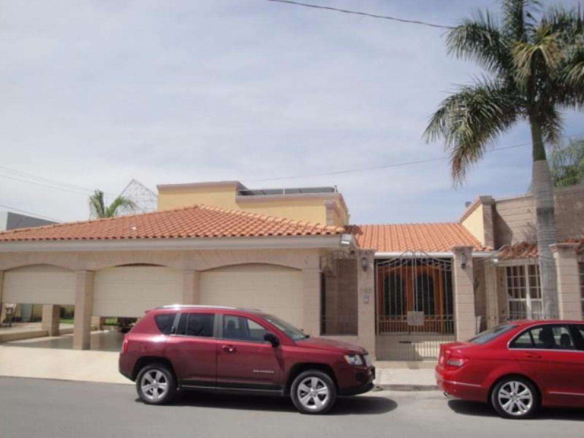 3 bedrooms House in Playa Vicente, Mexico No. 165689