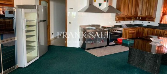 7 bedrooms Bungalow in Mellieha, Malta No. 8862 14