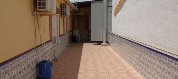 Villa de 4 dormitorios en Benijófar, Spain No. 176619 16