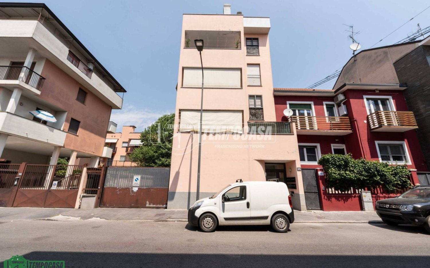  مستودع في Milan, Italy 62متر مربع رقم 361423