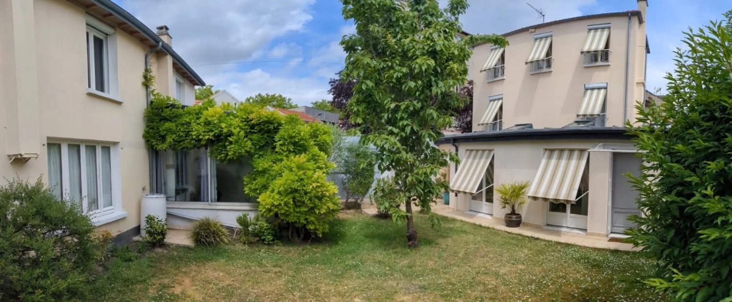 7 rooms House in Fontenay-sous-Bois, France No. 298005